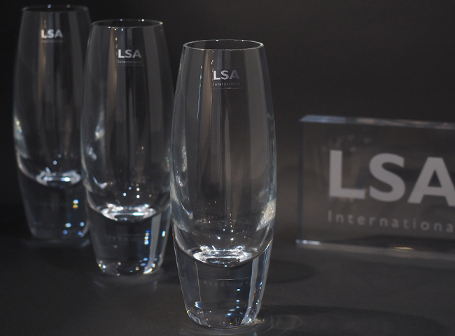 LSAのガラス花瓶