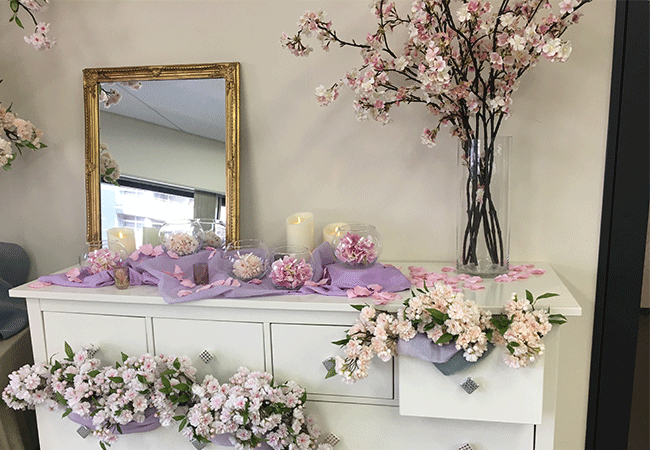 桜を使用した会議室装飾