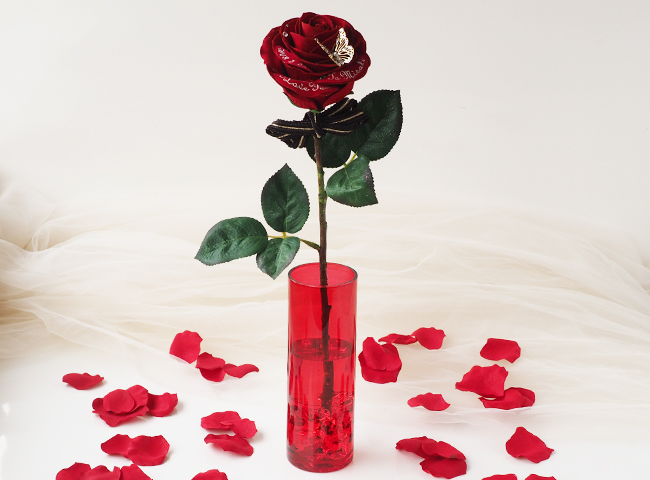 刺繍メッセージフラワー赤バラ（赤ガラス花瓶付き）