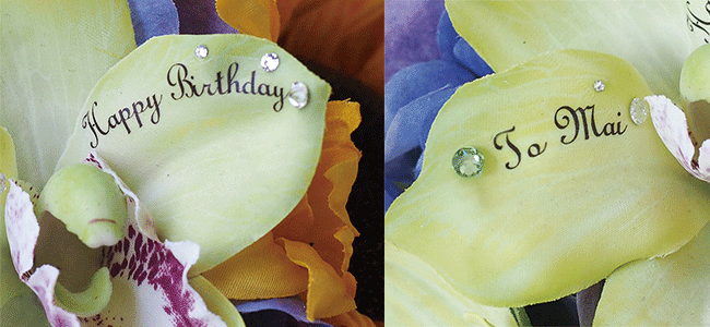 花びらに付いたHappyBirthdayのメッセージと名前と誕生石