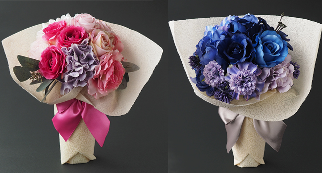 ピンクの花束とブルーの花束