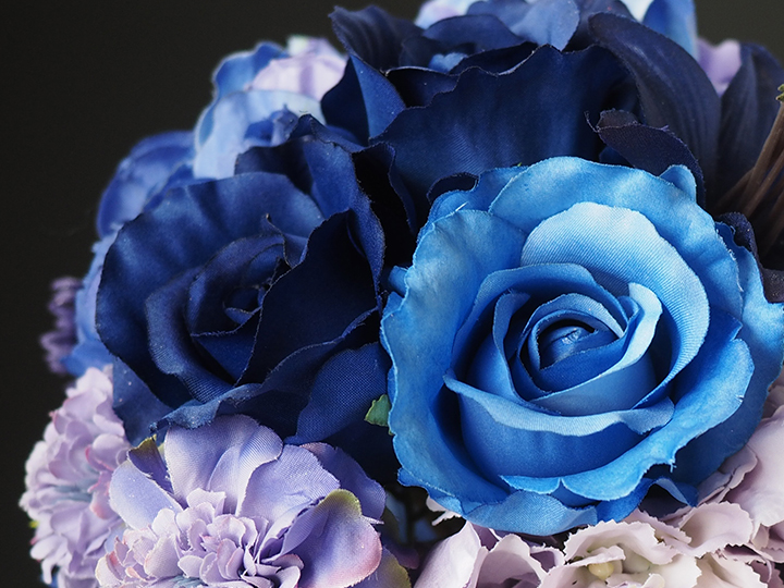 青バラ 花束風 プリザーブドフラワー入りギフト ケース付き 青バラ